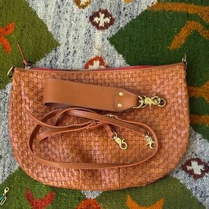 Clare V. Woven Moyen Messenger